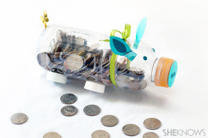 recycled-water-bottle-piggy-bank-upcycle