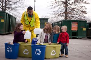 las 3R - niños reciclando