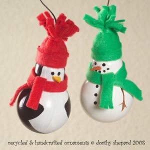 maneras creativas de reciclar bombillos - navideños