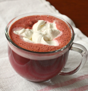 red velvet - chocolate caliente