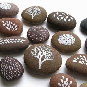 hogar más ecológico - piedras pintadas a mano