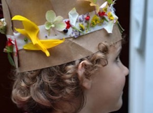 Corona de princesita con materiales reciclados