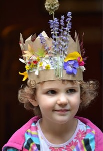 Corona de princesita con materiales reciclados - final